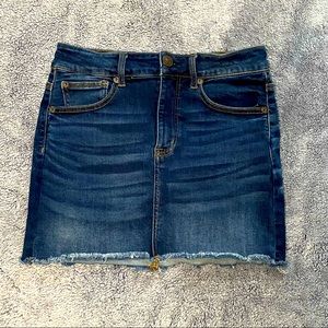American Eagle Jean/Denim Mini Skirt - Size 6